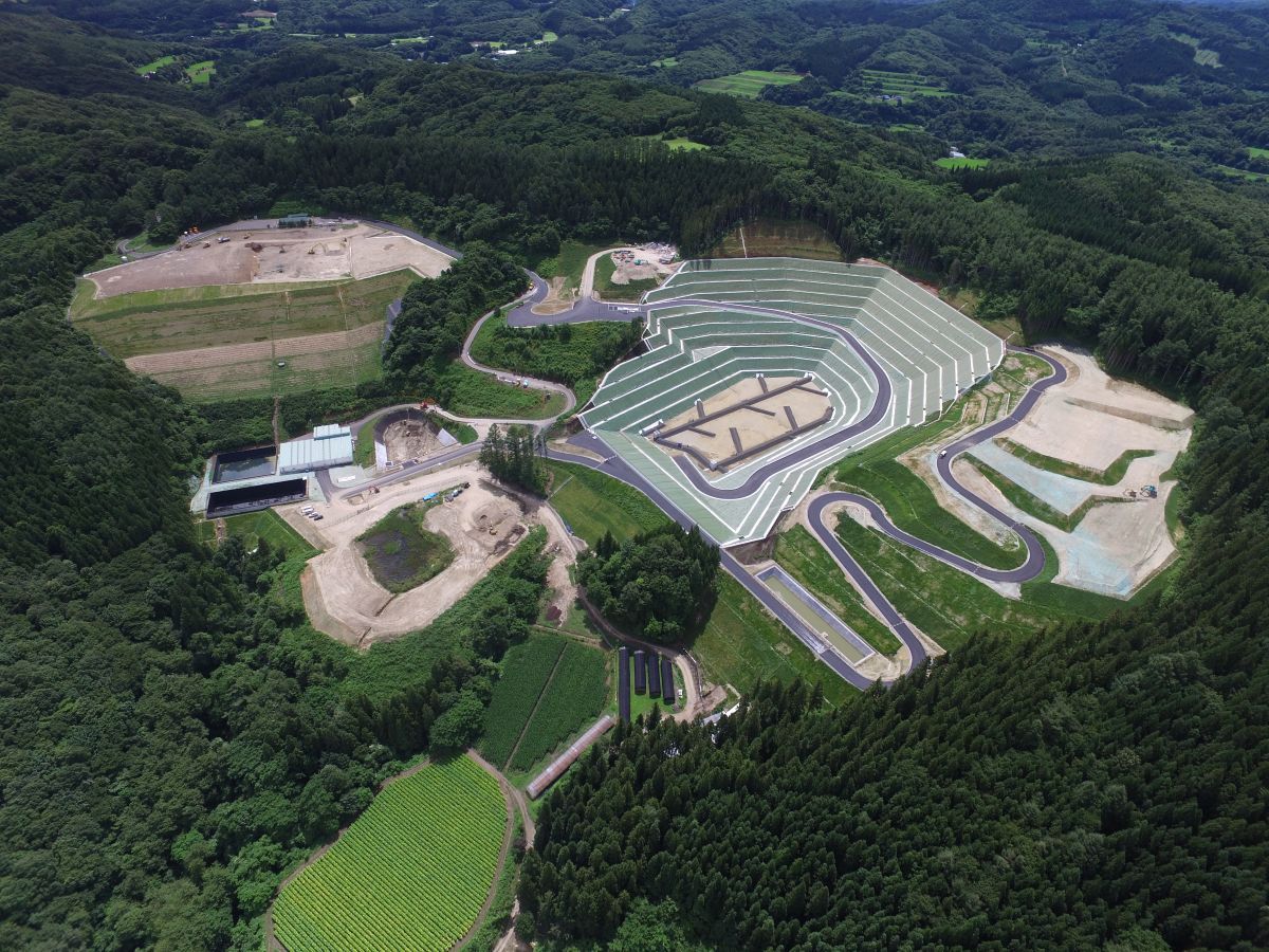 三戸ウェイストパーク 全景1