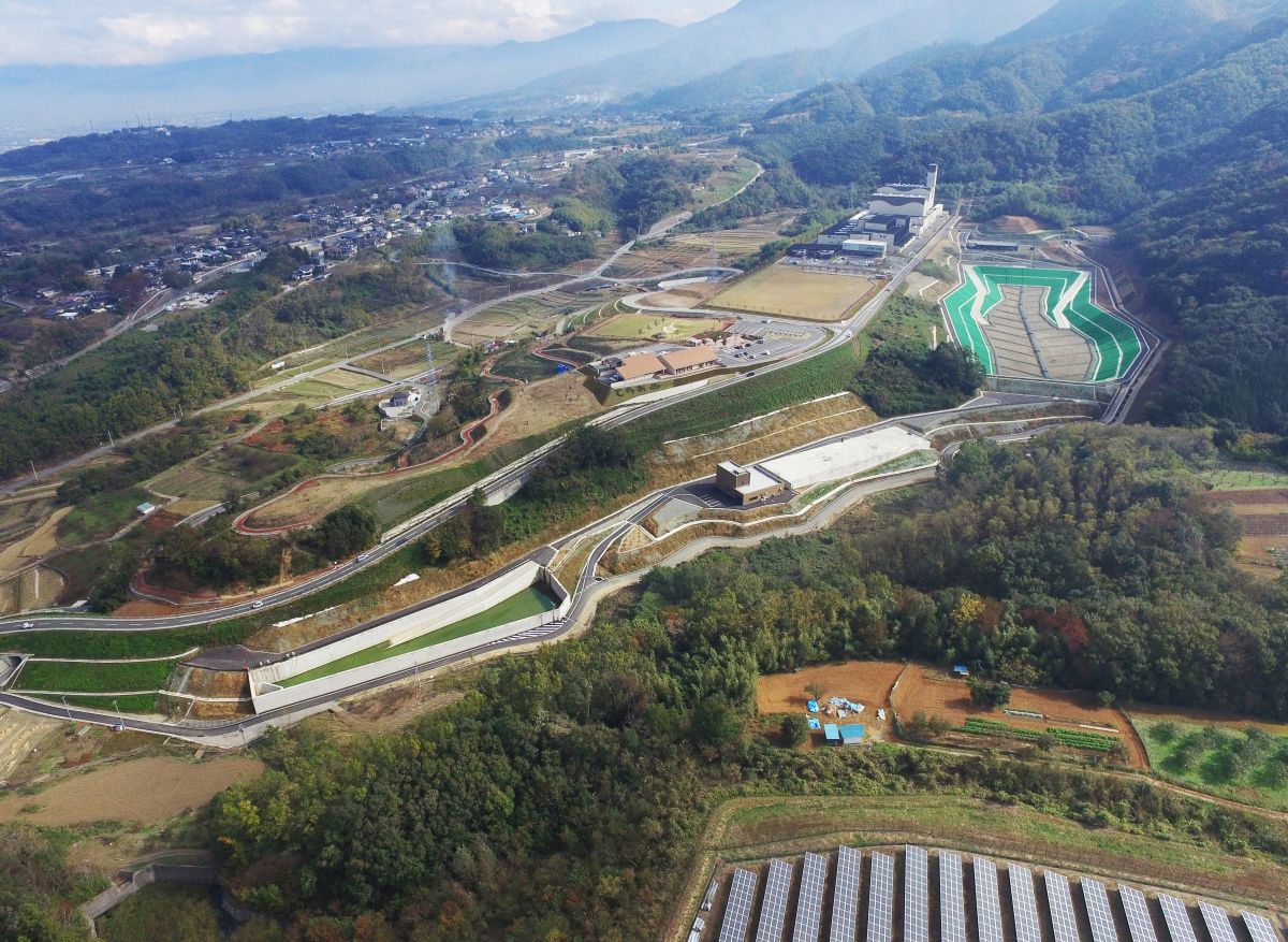 山梨県市町村総合事務組合立一般廃棄物最終処分場 全景